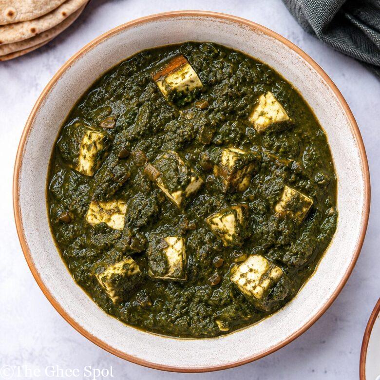 Stewed spinach with fresh paneer