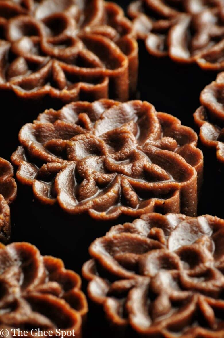 Delicious chocolate pedas (chocolate milk fudge) are perfect for a Diwali sweet.