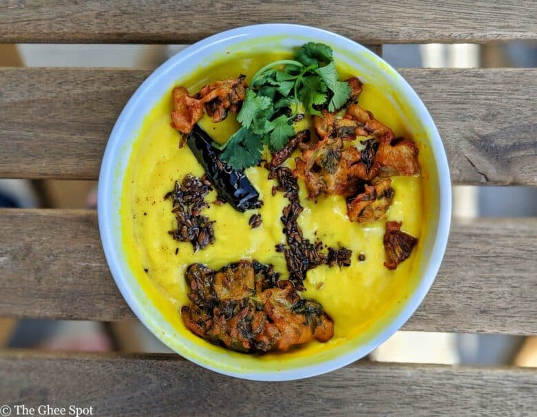 A traditional spicy stew with yogurt and gram flour