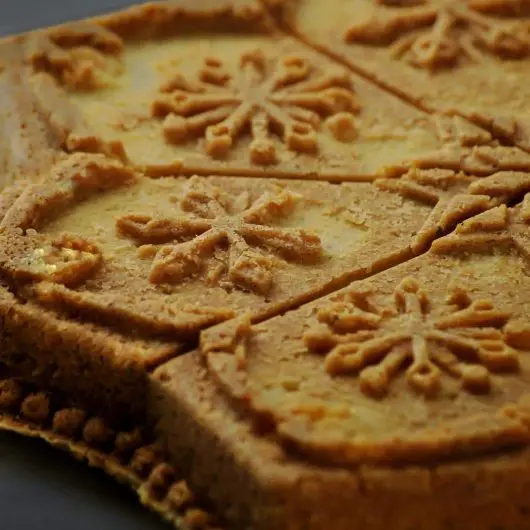 Delicious sweet, crisp, and scented with cardamom, this cardamom shortbread is easy and delicious.